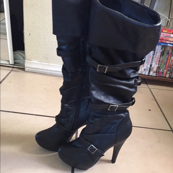 Boots - Picture 2 of 3