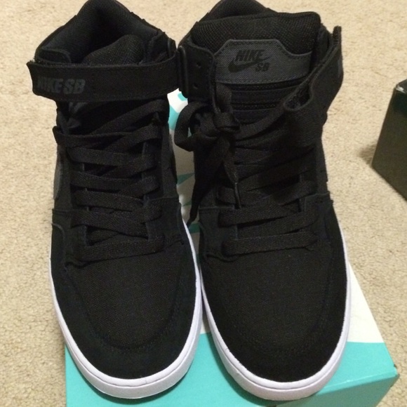 Nike SB - Picture 2 of 2