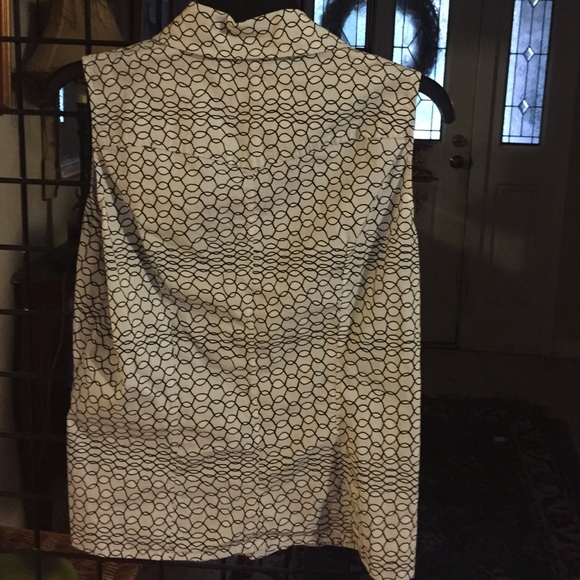 Fitted top blouse with a graphic print - Picture 2 of 2