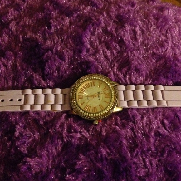 Purple watch - Picture 3 of 4