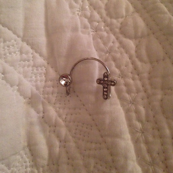 Cross Ear Cuff - Picture 1 of 1
