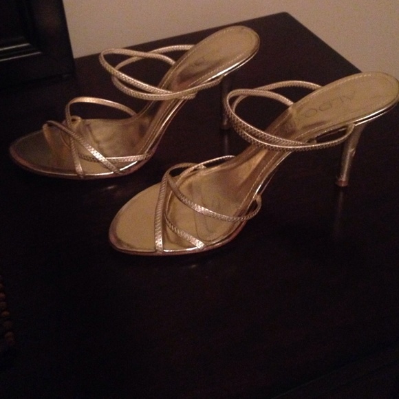 ALDO gold strappy heels- size 9