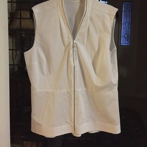 Fitted in design, loose in feel