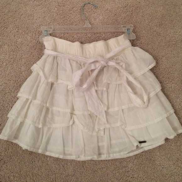 Hollister skirt with ruffles