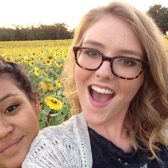 Meet your Posher, Jenna - Picture 2 of 4