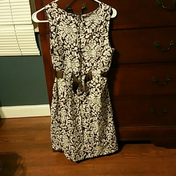 Brown and white dress NO TRAD