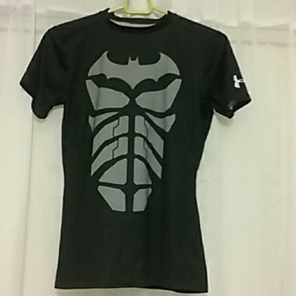 Black under armour boys batman tee