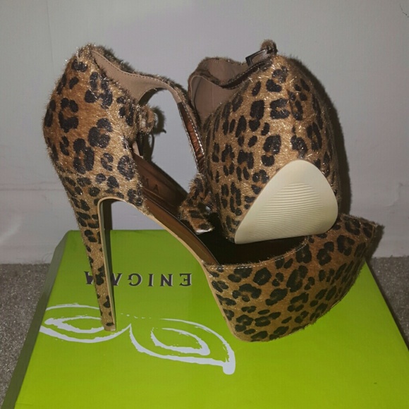 Leopard Platform - Picture 2 of 2