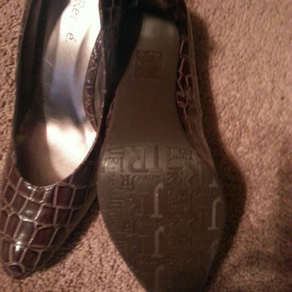 J Ren?e - Picture 2 of 2