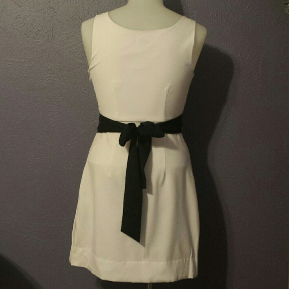 DONATED-White Dress - Picture 2 of 3