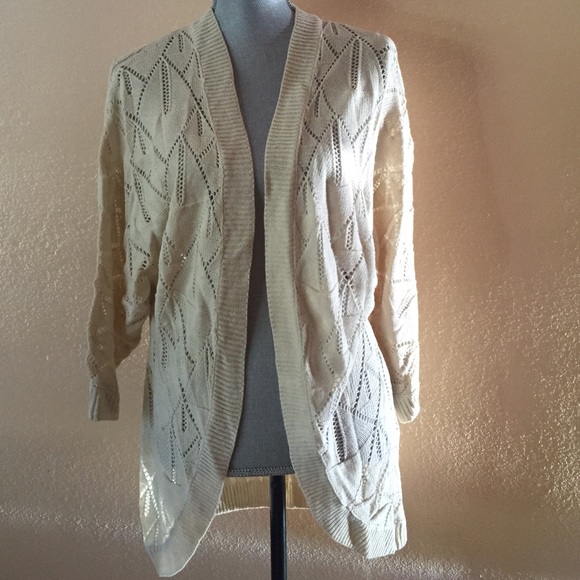 NWT- Cream cardigan