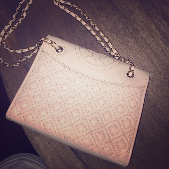 Tory Burch Handbags - 💗 Tory Burch White Shoulder Bag with Chain Strap!