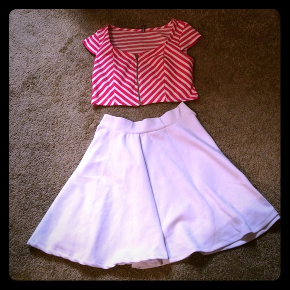 👀BUNDLE DEAL👀 Crop and Skirt - Picture 1 of 3