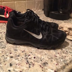 Black Nike air max