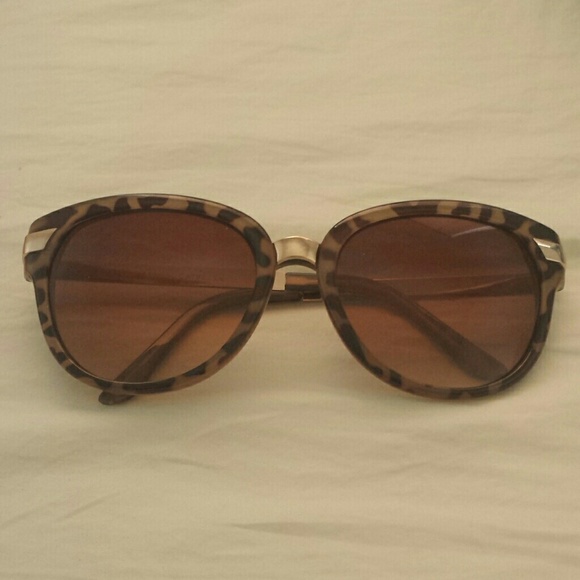 Forever 21 Accessories - F21 Sunglasses +1 Free