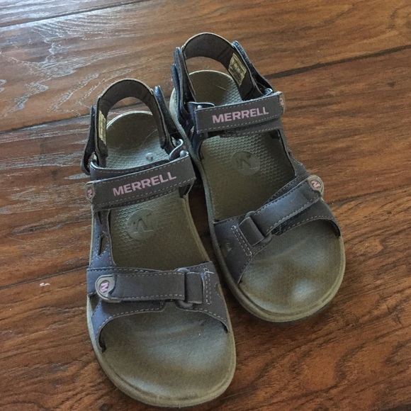 Merrill Size 6 hiking sandals. Barely used. - Picture 1 of 3