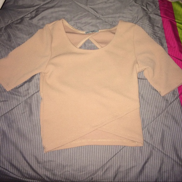 🙇✅ nude colored crop top