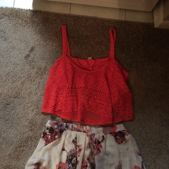 Occie crop top with High low skirt - Picture 3 of 3