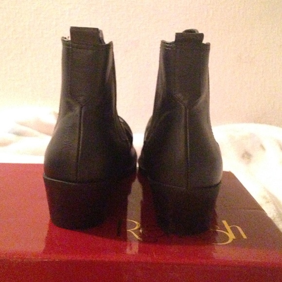 Black Booties/ Ankle boots - Picture 3 of 4
