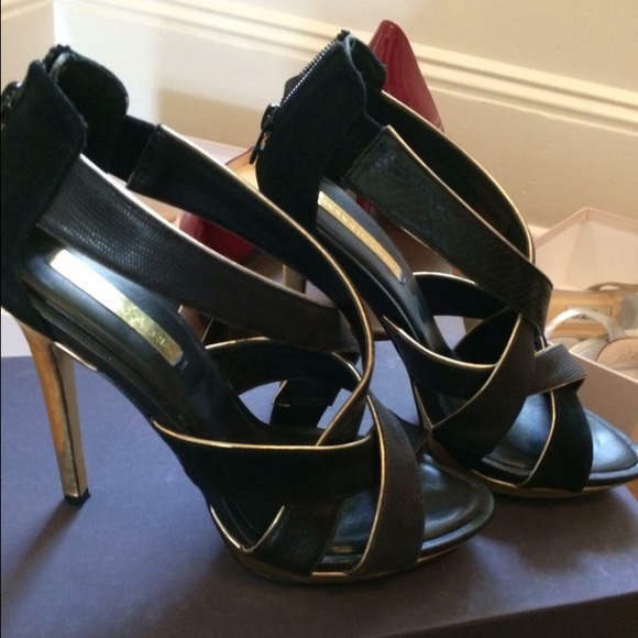 BCBGMAXAZRIA PUMPS!!! A MUST HAVE!! 👠👠💁❤️💋