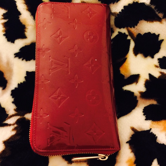 Louis Vuittion Vernis Zippy wallet