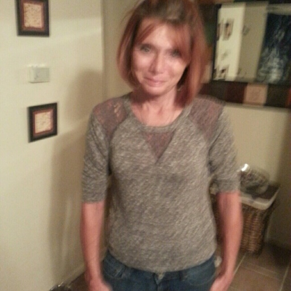 Grey and white sweater like tshirt - Picture 1 of 1