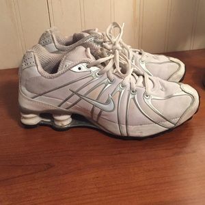 White Nike Shox