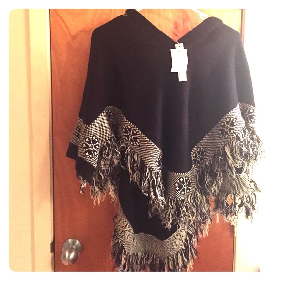 Carducci hooded poncho with arm holes