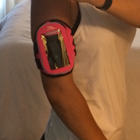 Armpocket - Picture 2 of 4