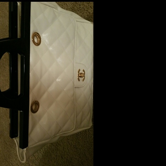 Chanel handbag - Picture 4 of 4