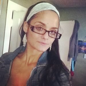 Meet your Posher, Roxana