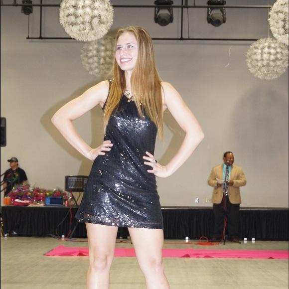 💐🔵Black Sequin Party Dress - Medium (CLEARANCE) - Picture 3 of 4