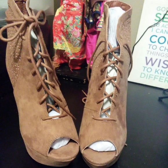 Peep a boo. Ankle stiletto boots