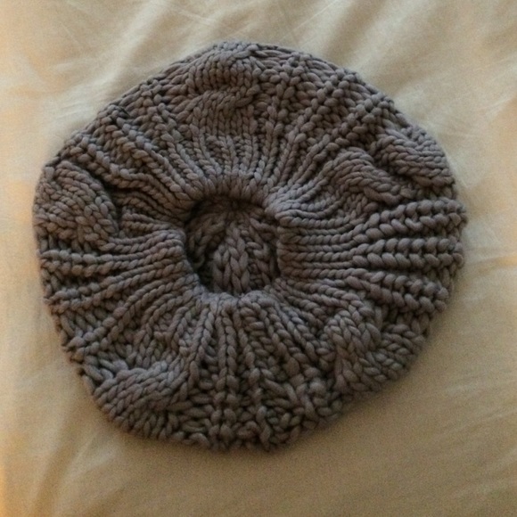 Knitted hat - Picture 2 of 4