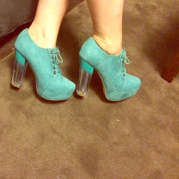 Turquoise Pump with Ombré heel