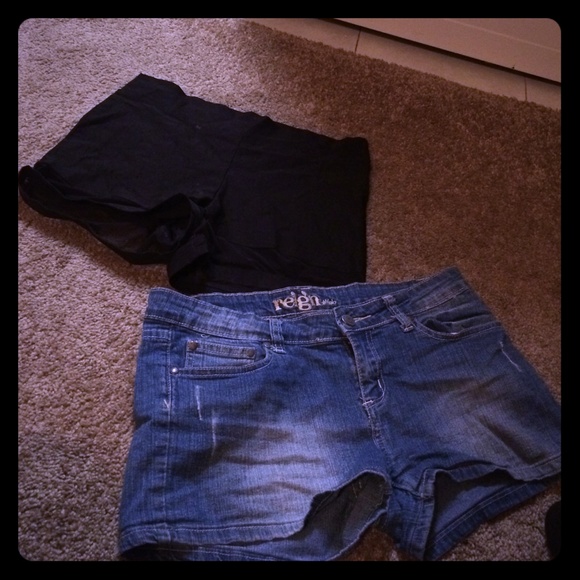 Black and blue jeans shorts - Picture 1 of 1