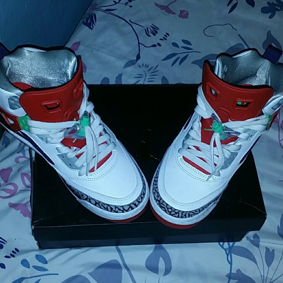 Red green and white