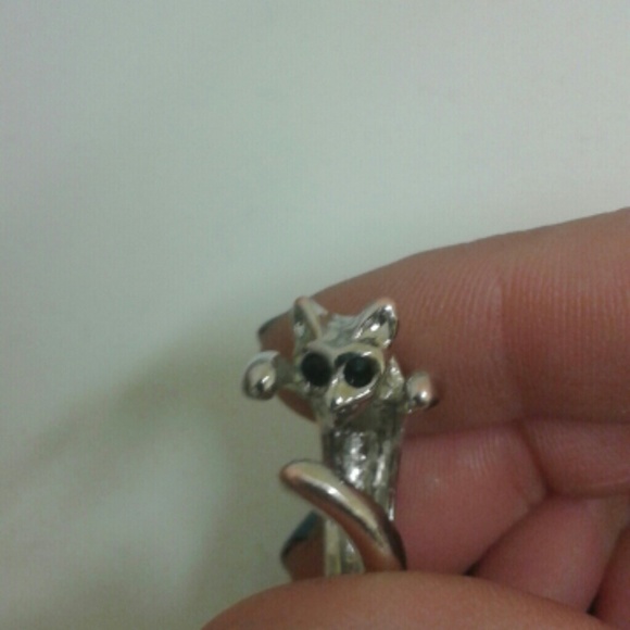 ⭐SOLD⭐Silver Cat ring - Picture 2 of 2