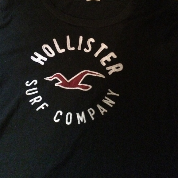 Hollister shirt - Picture 2 of 3