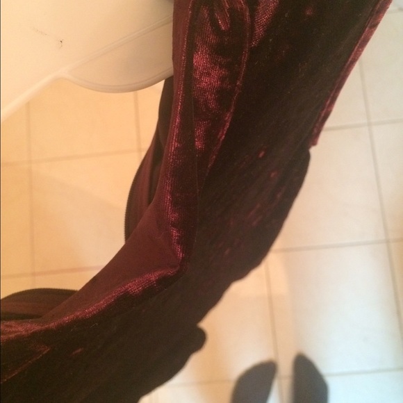 Burgundy tight dress size medium - Picture 2 of 2