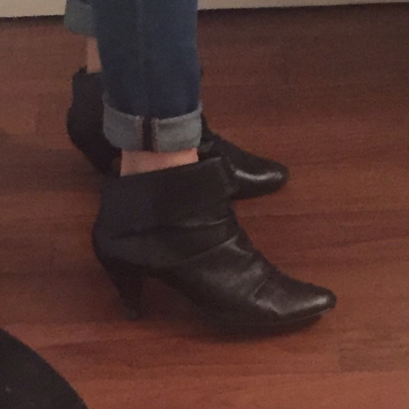 Steve Madden P-Annie Black Booties Size 8M