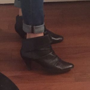 Steve Madden P-Annie Black Booties Size 8M