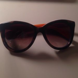 dolce and gabbana polka dot glasses