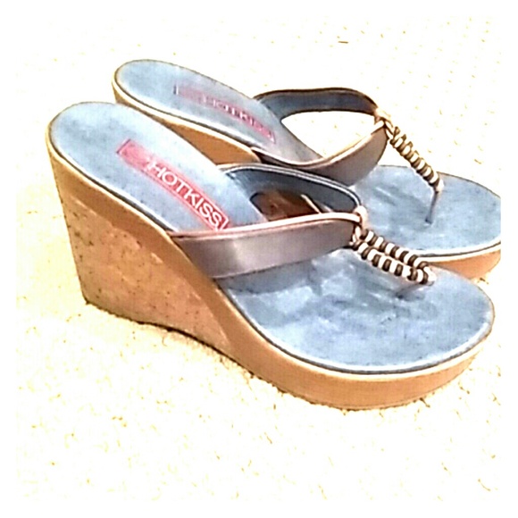 Hot kiss wedge ....