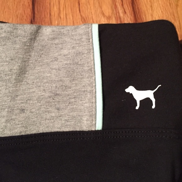 Victoria's Secret Pink yoga legging - Picture 2 of 4