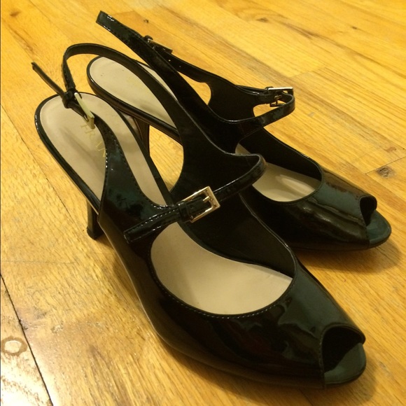 Patent leather Mary Janes
