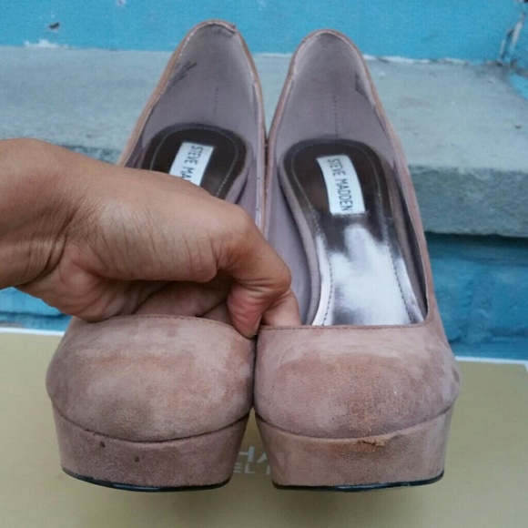 Steve Madden Taupe Suede Platform Pumps - Picture 3 of 4