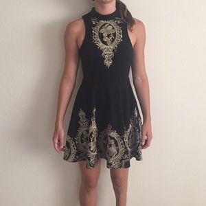 BEAUTIFUL GOLD AND BLACK FLORAL DRESS!! WORN ONCE!