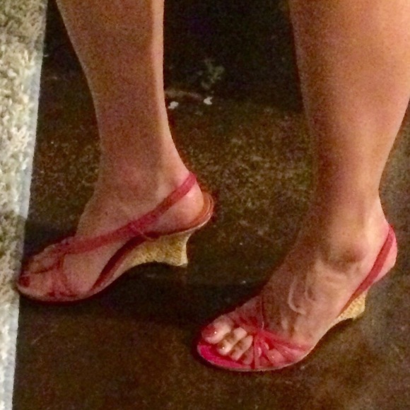 Hot pink 3"1/4" wedge sandal - Picture 4 of 4