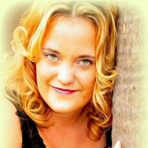 Meet your Posher, Carrie